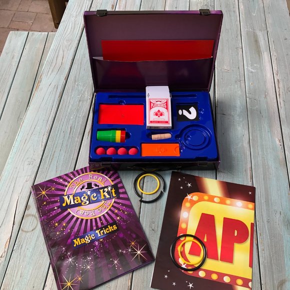 The Real Magic Kit Box of Tricks - Picture 13 of 13